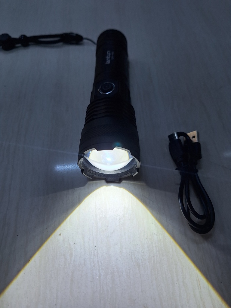 LINTERNA LED RECARGABLE QXY-A55