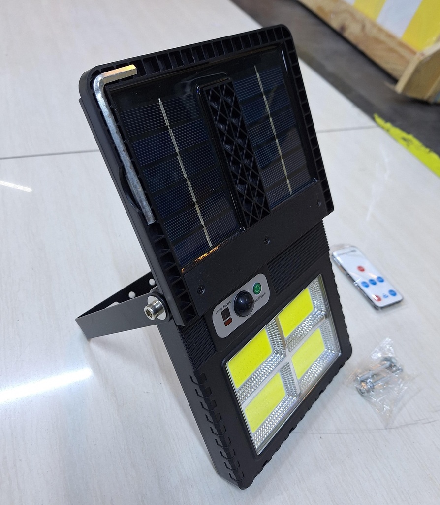 PANEL SOLAR CON LUZ  RZZM-1057